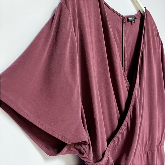 Universal Standard Mary Faux Wrap Dress in Burgundy Size Extra Small - Picture 2 of 6